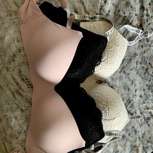 Victoria’s Secret 34DDD wireless bras